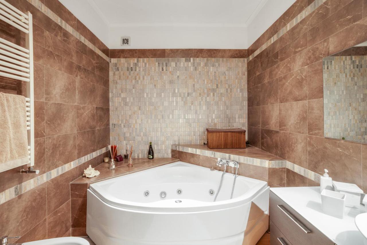 *Movies & Books* Stylish House With Jacuzzi Apartamento Bari Exterior foto