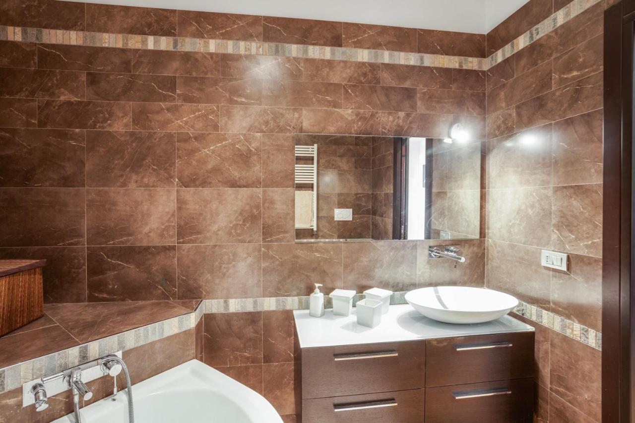 *Movies & Books* Stylish House With Jacuzzi Apartamento Bari Exterior foto